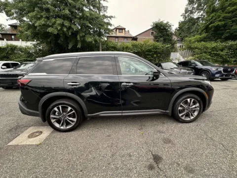 Photos of 2023 INFINITI QX60 LUXE for sale in Great Neck, NY at Certified Luxury Motors - Great Neck
