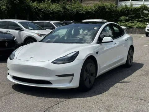 More photos of 2023 Tesla Model 3 at Certified Luxury Motors - Great Neck, NY
