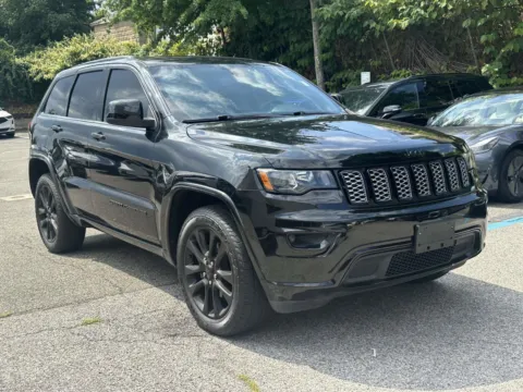 Black 2020 Jeep Grand Cherokee Altitude for sale in Great Neck, NY