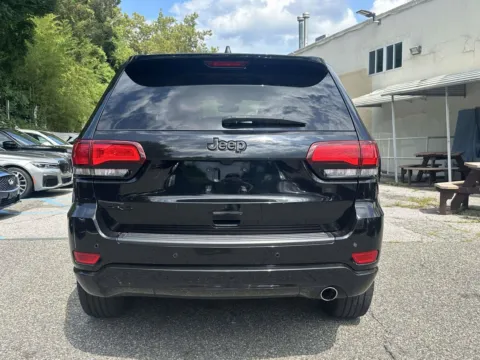 More photos of 2020 Jeep Grand Cherokee Altitude at Certified Luxury Motors - Great Neck, NY
