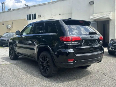 More photos of 2020 Jeep Grand Cherokee Altitude at Certified Luxury Motors - Great Neck, NY