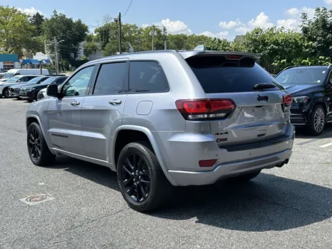 More photos of 2018 Jeep Grand Cherokee Altitude at Certified Luxury Motors - Great Neck, NY