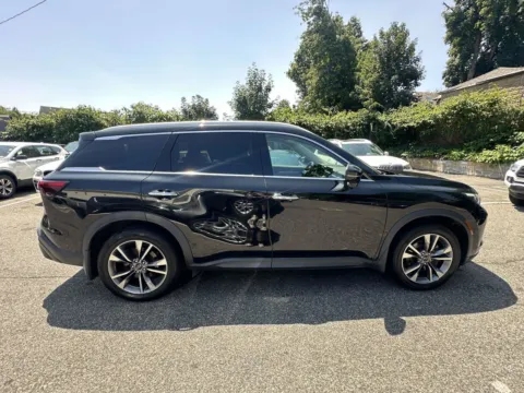 Photos of 2023 INFINITI QX60 LUXE for sale in Great Neck, NY at Certified Luxury Motors - Great Neck
