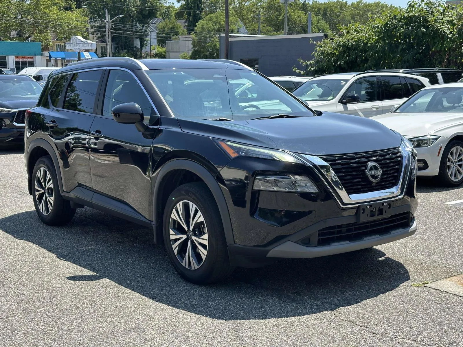 Black 2023 Nissan Rogue SV for sale in Great Neck, NY