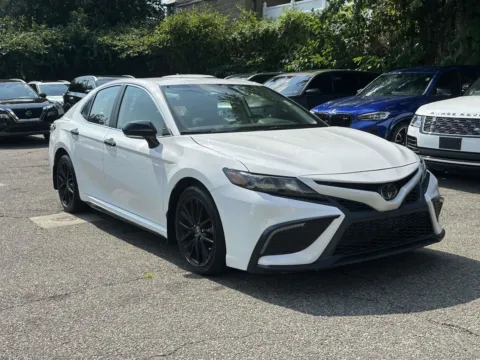 White 2024 Toyota Camry SE for sale in Great Neck, NY
