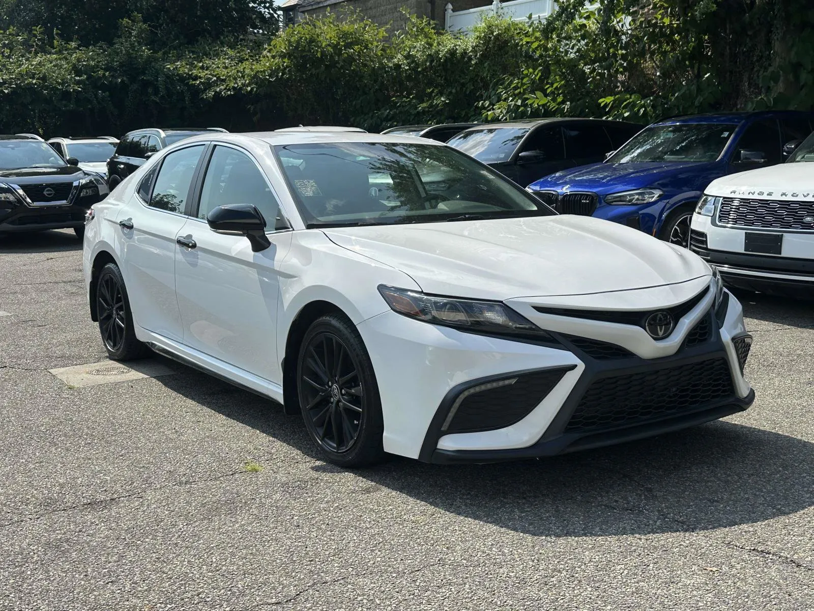 White 2024 Toyota Camry SE for sale in Great Neck, NY