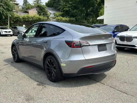 More photos of 2024 Tesla Model Y Long Range at Certified Luxury Motors - Great Neck, NY