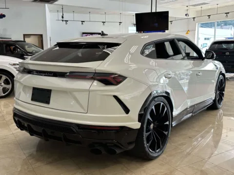 Photos of 2022 Lamborghini Urus for sale in Great Neck, NY at Certified Luxury Motors - Great Neck