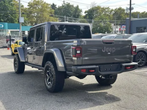 More photos of 2021 Jeep Gladiator Rubicon at Certified Luxury Motors - Great Neck, NY