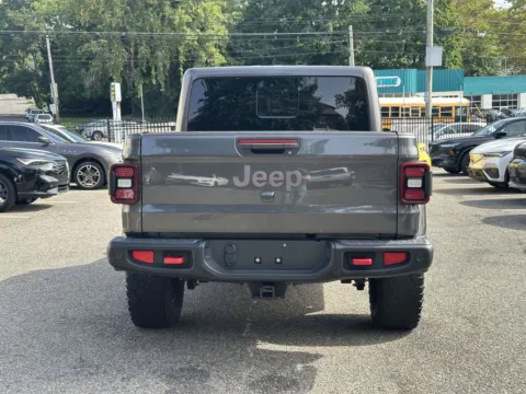More photos of 2021 Jeep Gladiator Rubicon at Certified Luxury Motors - Great Neck, NY