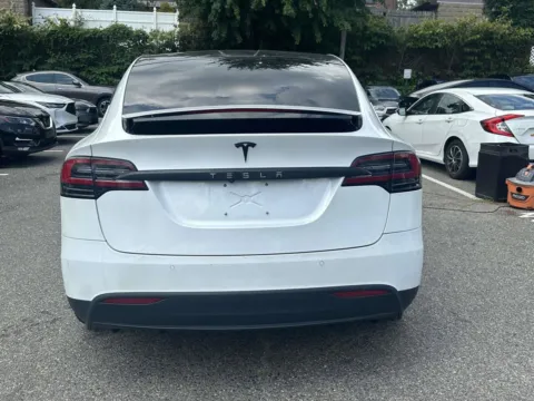 More photos of 2019 Tesla Model X Long Range at Certified Luxury Motors - Great Neck, NY