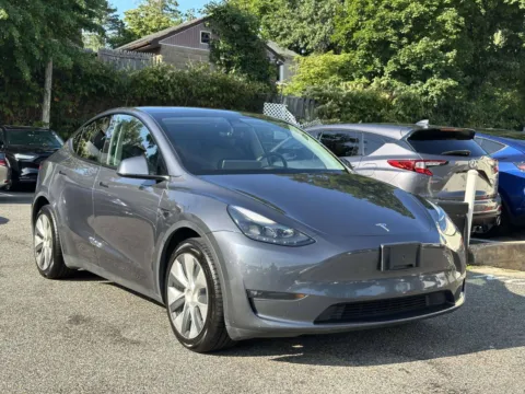More photos of 2023 Tesla Model Y Long Range at Certified Luxury Motors - Great Neck, NY