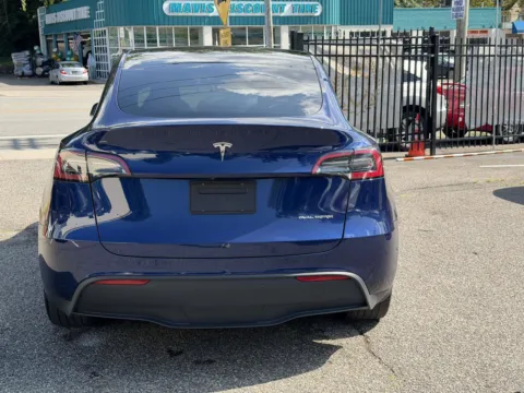 More photos of 2023 Tesla Model Y at Certified Luxury Motors - Great Neck, NY