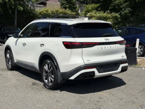 More photos of 2024 INFINITI QX60 LUXE at Certified Luxury Motors - Great Neck, NY