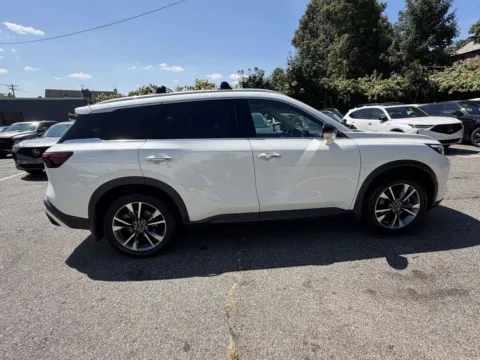 Photos of 2024 INFINITI QX60 LUXE for sale in Great Neck, NY at Certified Luxury Motors - Great Neck