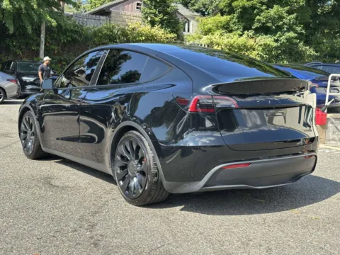 More photos of 2022 Tesla Model Y Performance (White Interior) at Certified Luxury Motors - Great Neck, NY