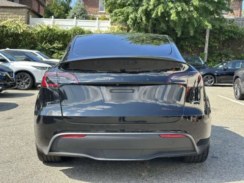 More photos of 2022 Tesla Model Y Performance (White Interior) at Certified Luxury Motors - Great Neck, NY