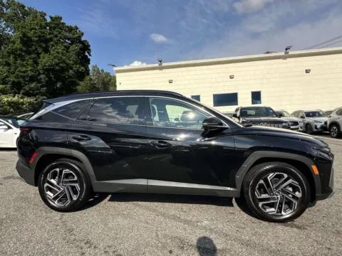 Photos of 2025 Hyundai Tucson Hybrid Limited for sale in Great Neck, NY at Certified Luxury Motors - Great Neck