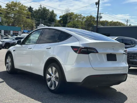 More photos of 2022 Tesla Model Y Long Range at Certified Luxury Motors - Great Neck, NY
