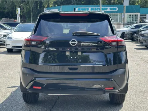 More photos of 2023 Nissan Rogue SV Midnight Edition at Certified Luxury Motors - Great Neck, NY