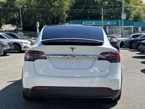More photos of 2020 Tesla Model X Long Range at Certified Luxury Motors - Great Neck, NY