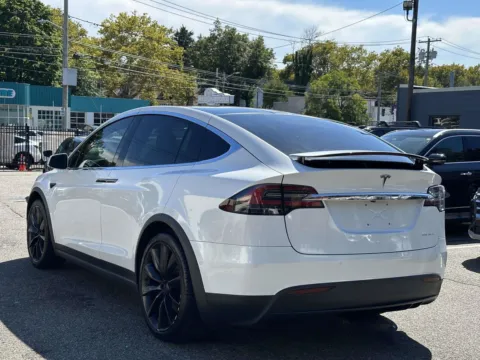 More photos of 2020 Tesla Model X Long Range at Certified Luxury Motors - Great Neck, NY