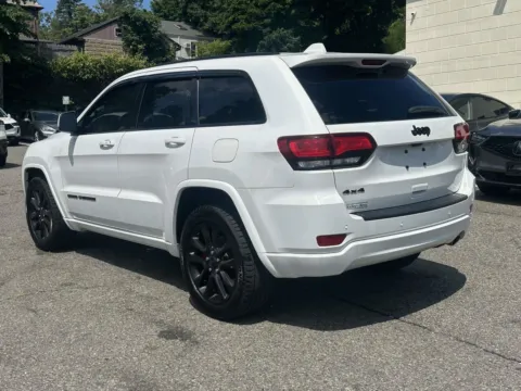 More photos of 2020 Jeep Grand Cherokee Altitude at Certified Luxury Motors - Great Neck, NY