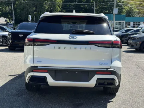 More photos of 2023 INFINITI QX60 LUXE at Certified Luxury Motors - Great Neck, NY
