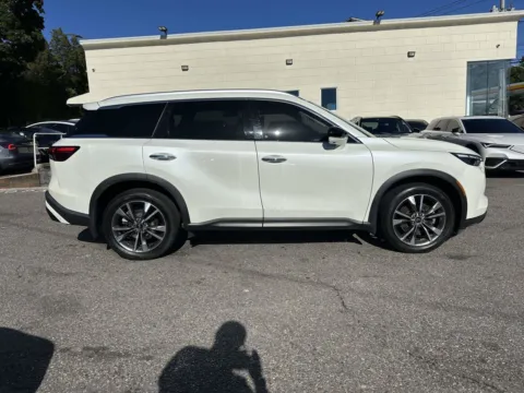 Photos of 2023 INFINITI QX60 LUXE for sale in Great Neck, NY at Certified Luxury Motors - Great Neck