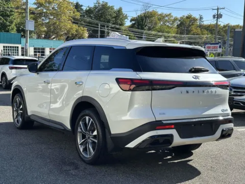 More photos of 2023 INFINITI QX60 LUXE at Certified Luxury Motors - Great Neck, NY