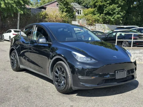 Black 2022 Tesla Model Y Long Range for sale in Great Neck, NY