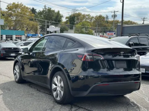 More photos of 2023 Tesla Model Y Long Range at Certified Luxury Motors - Great Neck, NY