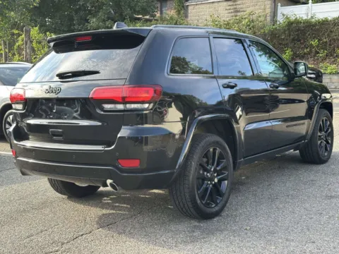 Another view of 2018 Jeep Grand Cherokee Altitude for sale in Great Neck, NY at Certified Luxury Motors - Great Neck