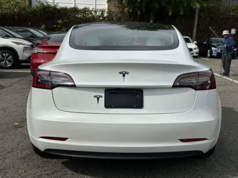 More photos of 2021 Tesla Model 3 Standard Range Plus at Certified Luxury Motors - Great Neck, NY