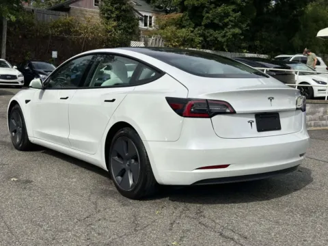 More photos of 2021 Tesla Model 3 Standard Range Plus at Certified Luxury Motors - Great Neck, NY