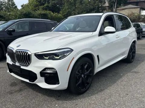 More photos of 2019 BMW X5 xDrive40i M-Sport at Certified Luxury Motors - Great Neck, NY