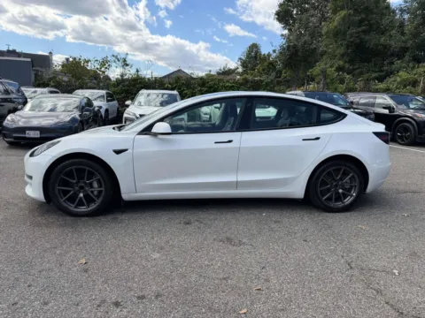 More photos of 2021 Tesla Model 3 Standard Range Plus at Certified Luxury Motors - Great Neck, NY