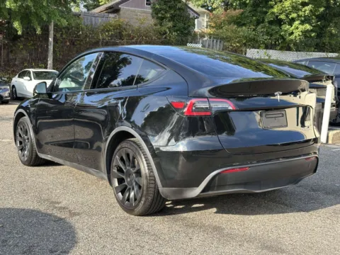 More photos of 2023 Tesla Model Y Long Range at Certified Luxury Motors - Great Neck, NY