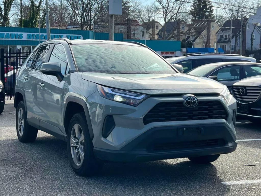 2022 Toyota RAV4 XLE for sale in Great Neck, NY