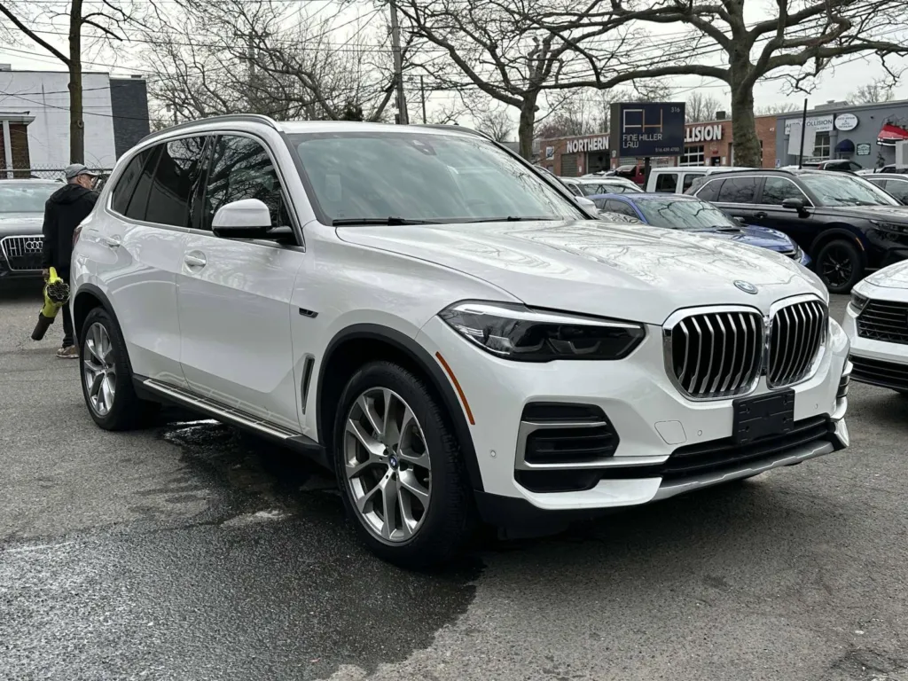 2023 BMW X5 xDrive45e for sale in Great Neck, NY