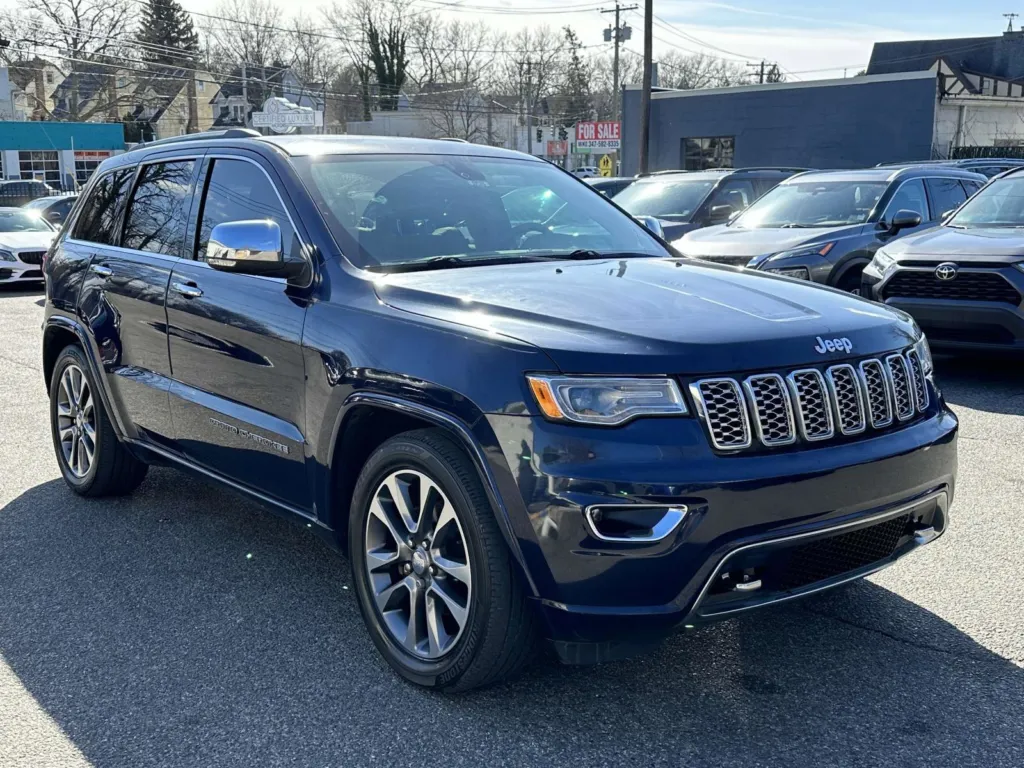 Used 2017 Jeep Grand Cherokee Overland for sale in Great Neck, NY