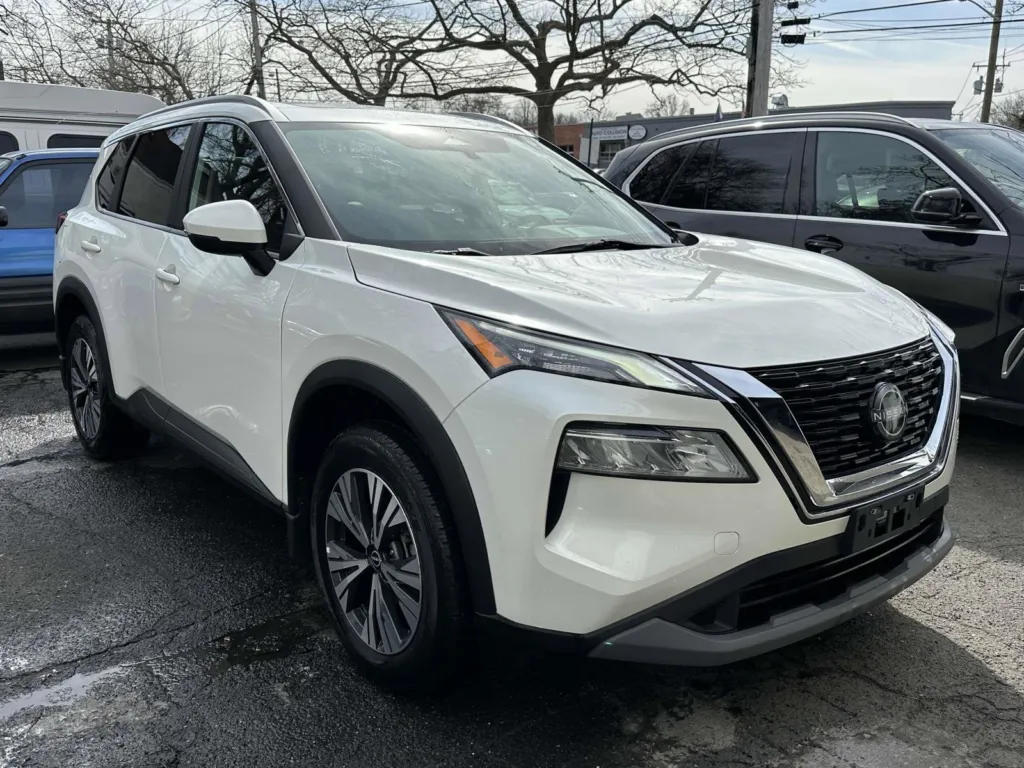 2023 Nissan Rogue SV (Sunroof & Leather) for sale in Great Neck, NY