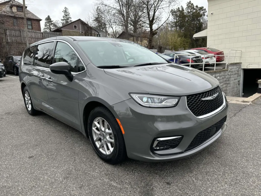 2023 Chrysler Pacifica Touring L for sale in Great Neck, NY