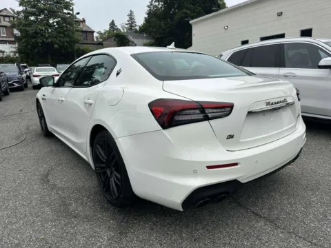 More photos of 2022 Maserati Ghibli Modena Q4 at Certified Luxury Motors - Great Neck, NY