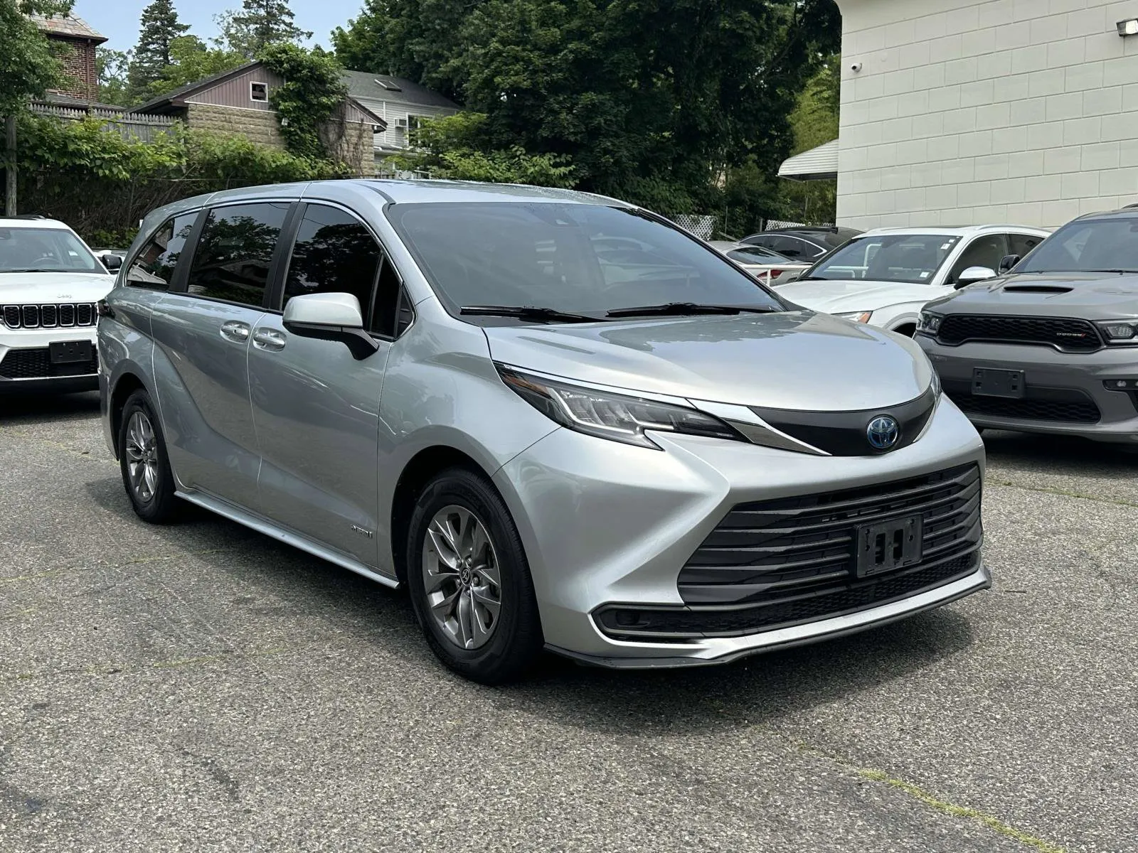 2021 Toyota Sienna LE HYBRID for sale in Great Neck, NY