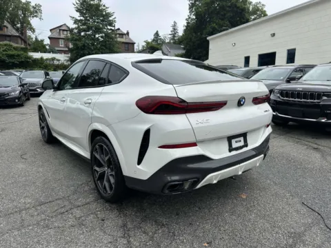 More photos of 2021 BMW X6 xDrive40i at Certified Luxury Motors - Great Neck, NY