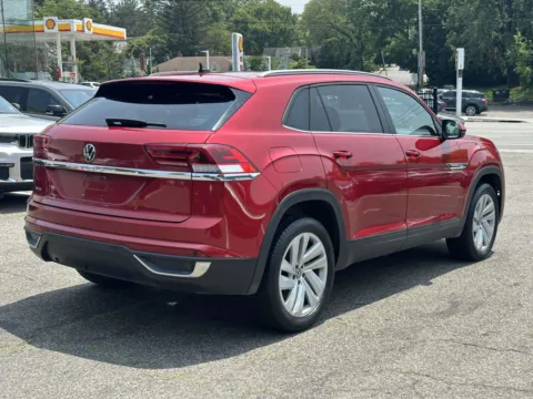 More photos of 2021 Volkswagen Atlas Cross Sport 3.6L V6 SE w/Technology (Sunroof/Leather) at Certified Luxury Motors - Great Neck, NY