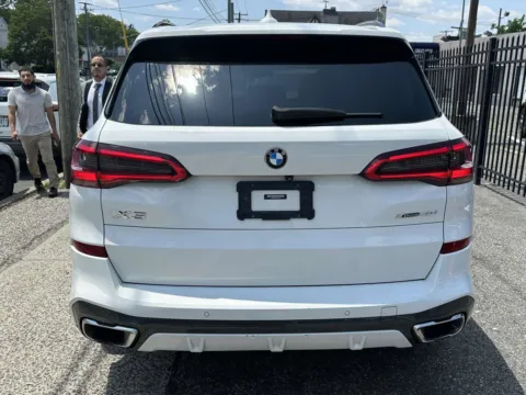More photos of 2019 BMW X5 xDrive40i at Certified Luxury Motors - Great Neck, NY