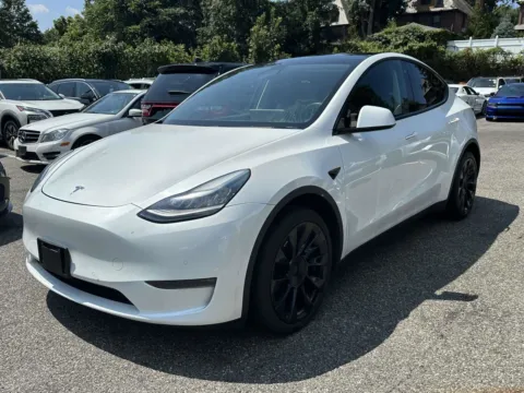 More photos of 2020 Tesla Model Y Performance at Certified Luxury Motors - Great Neck, NY