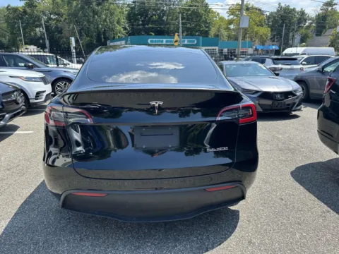 More photos of 2022 Tesla Model Y Performance at Certified Luxury Motors - Great Neck, NY
